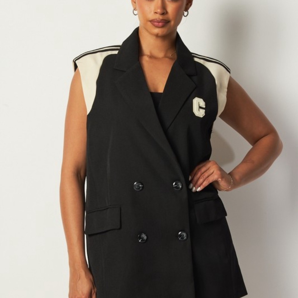 Black and Cream Women's Sleeveless Blazer